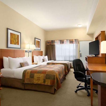 Ramada By Wyndham Drayton Valley Exterior foto